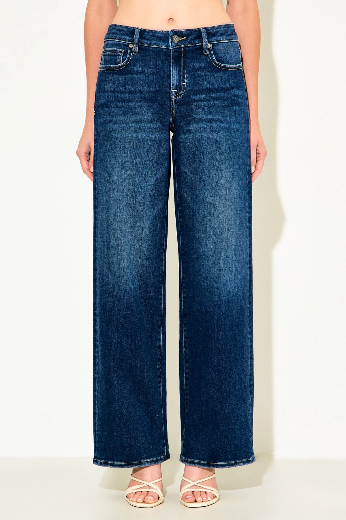 Logan Mid Rise Dad Jean