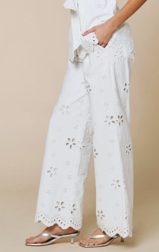 Floral Embroidery Scalloped Hem Pants