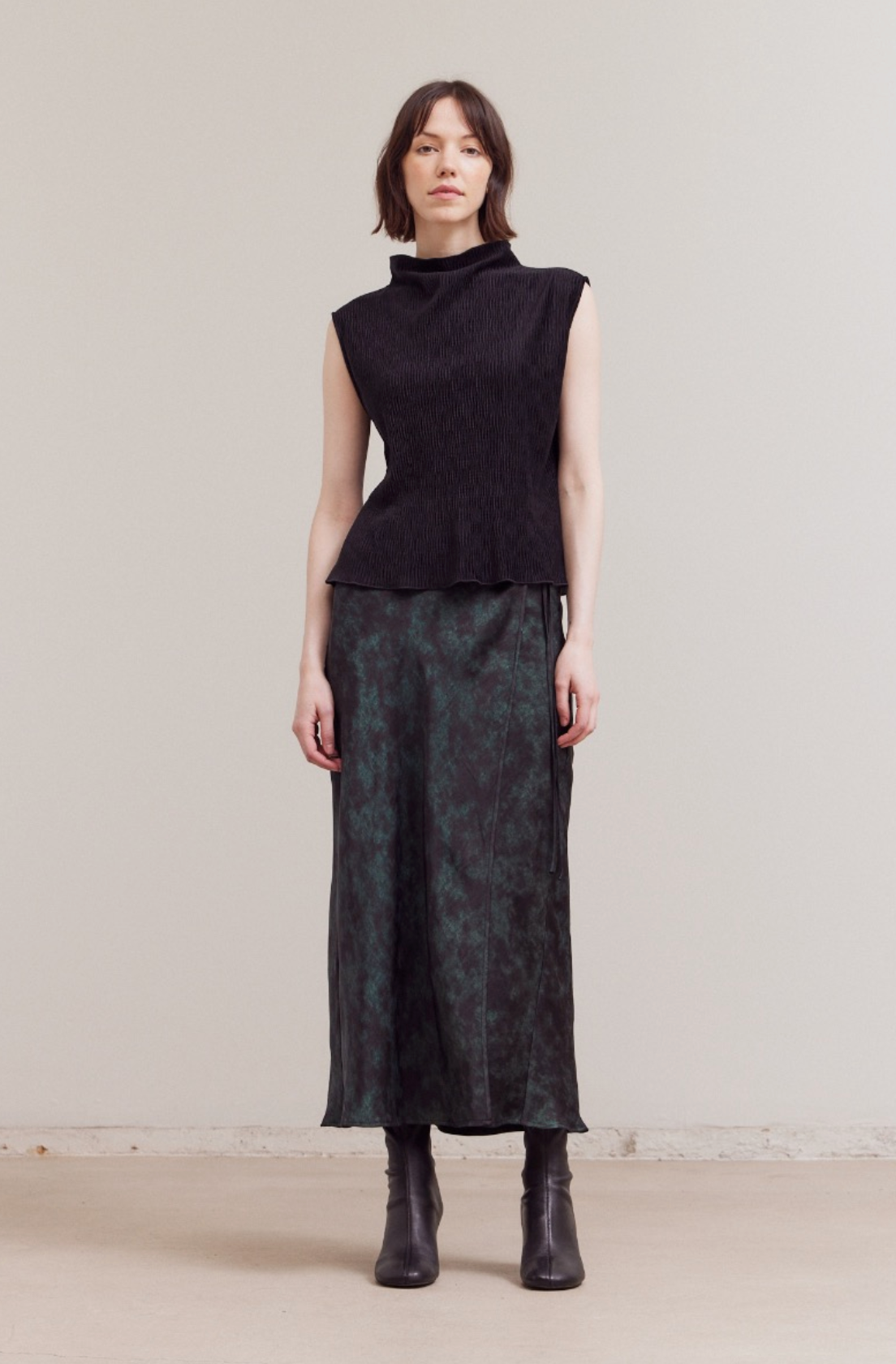Crinkled Velvet Mock Neck Top