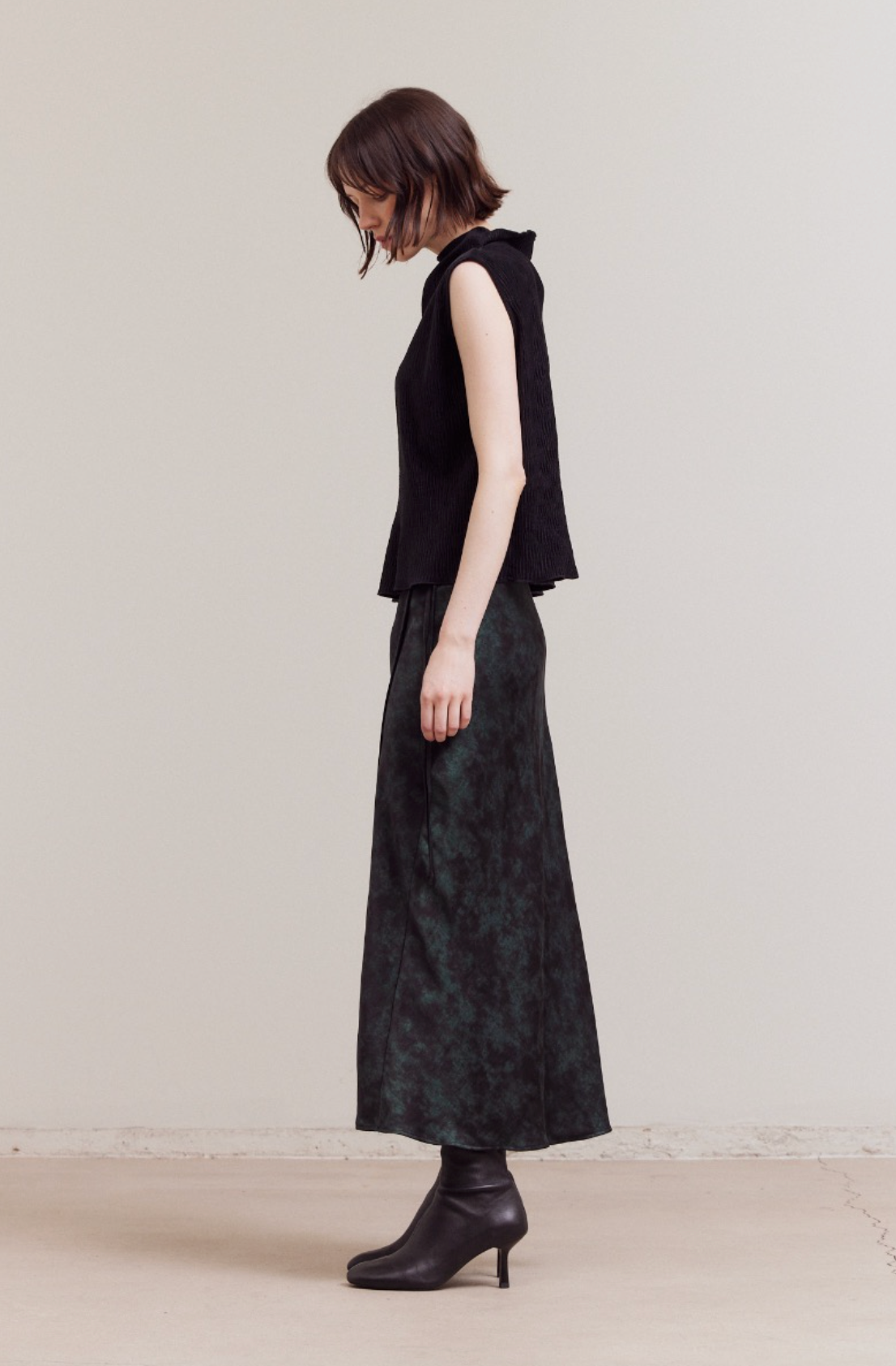 Crinkled Velvet Mock Neck Top