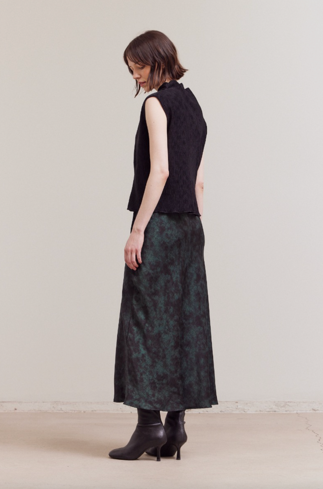 Crinkled Velvet Mock Neck Top
