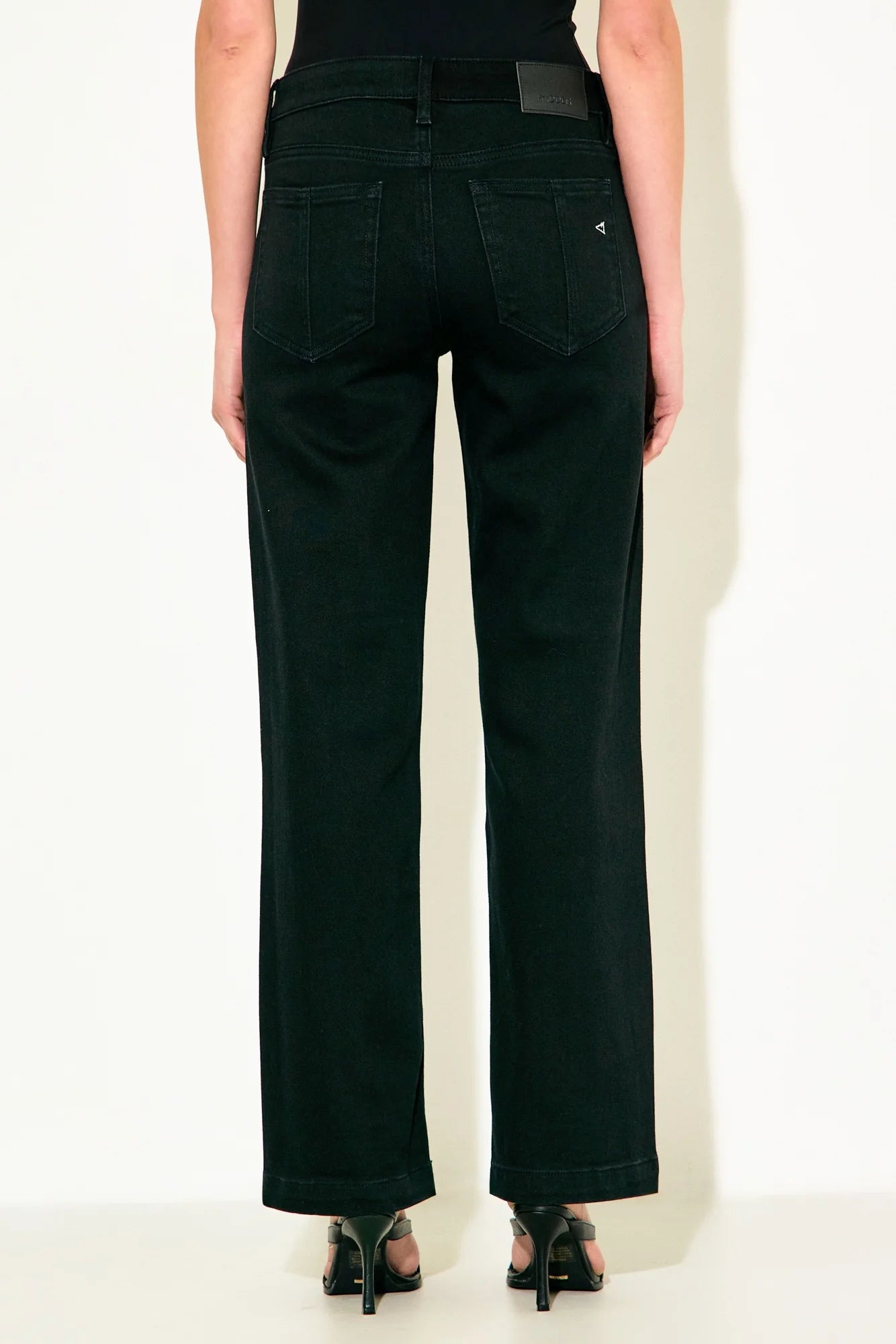 Ella Mid-Rise Classic Straight