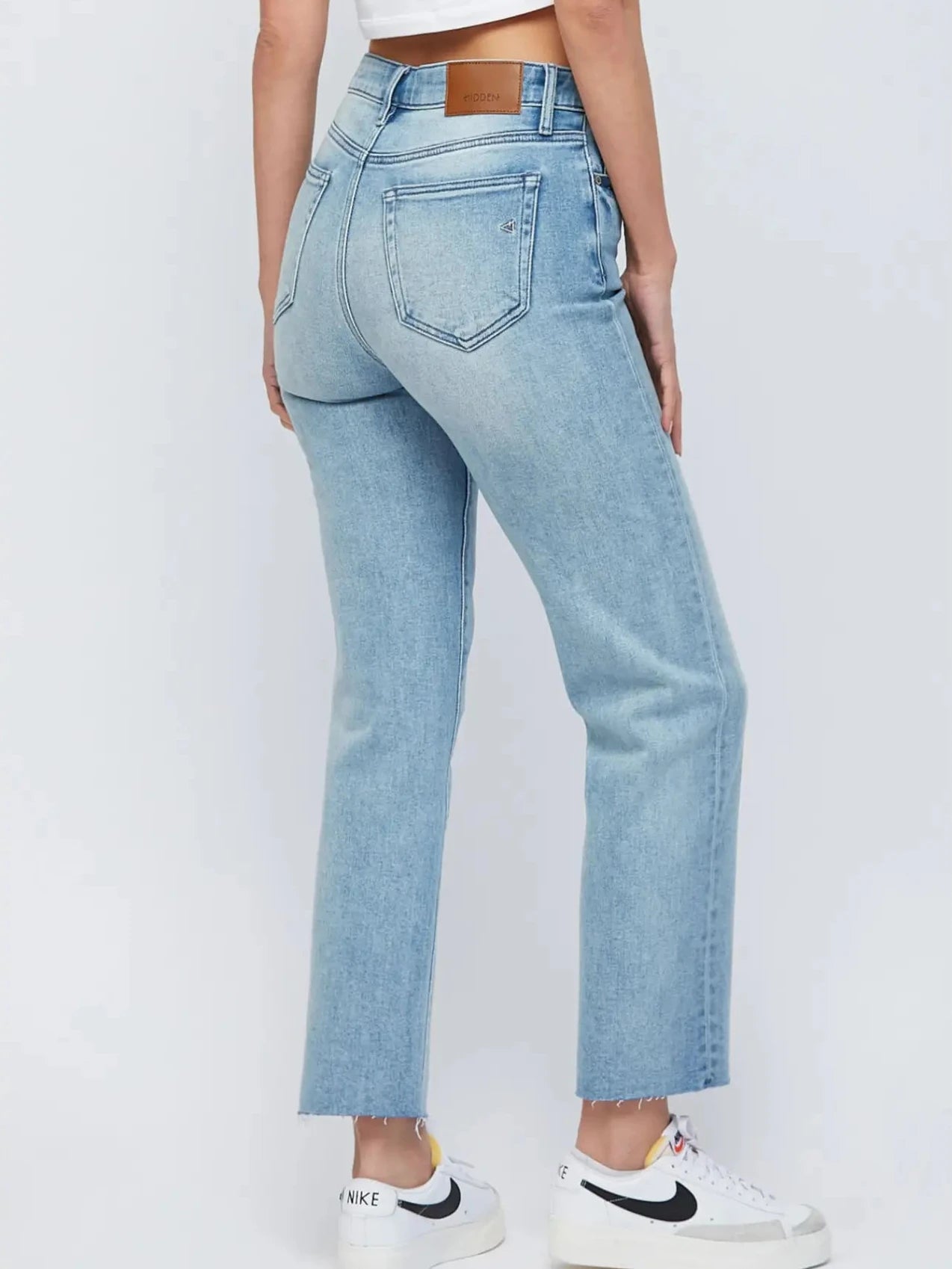 Tracey Crop Straight