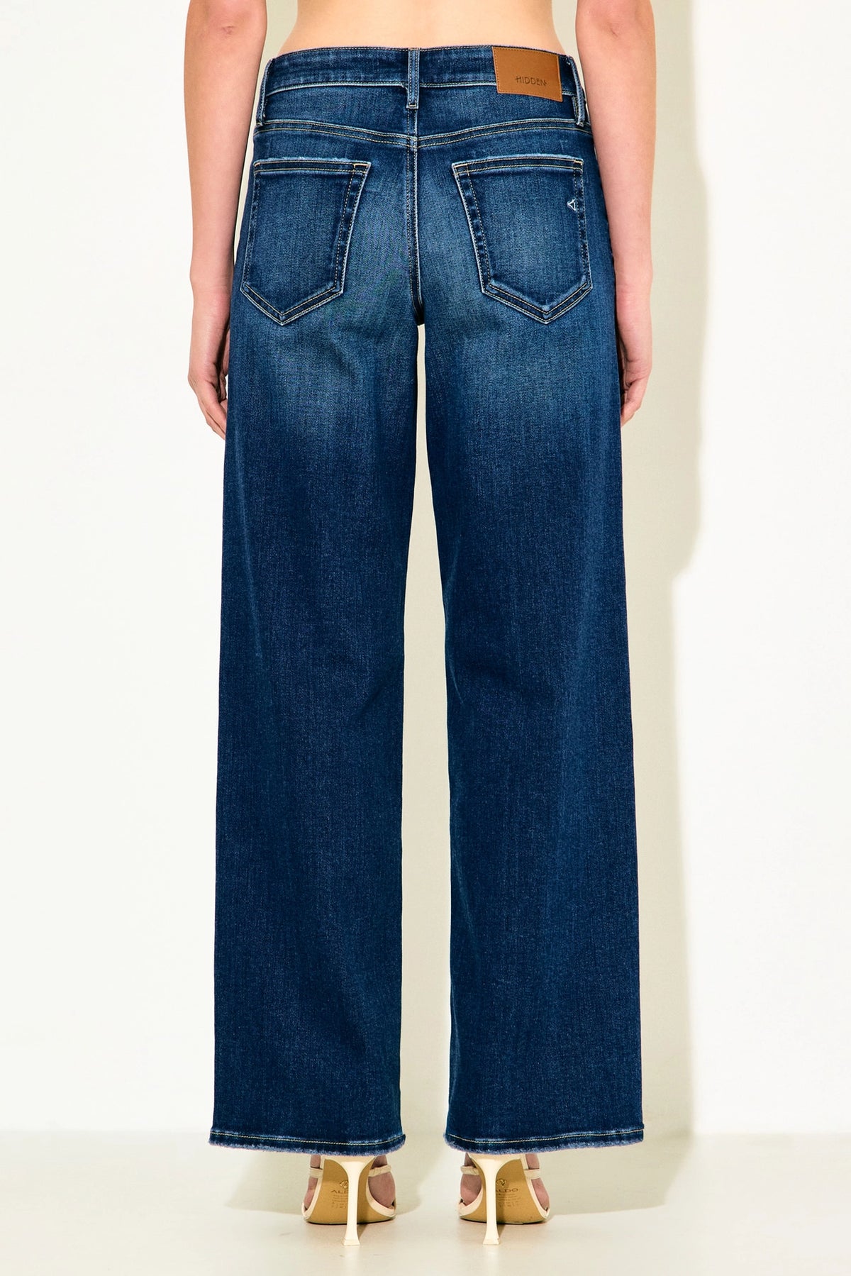 Logan Mid Rise Dad Jean