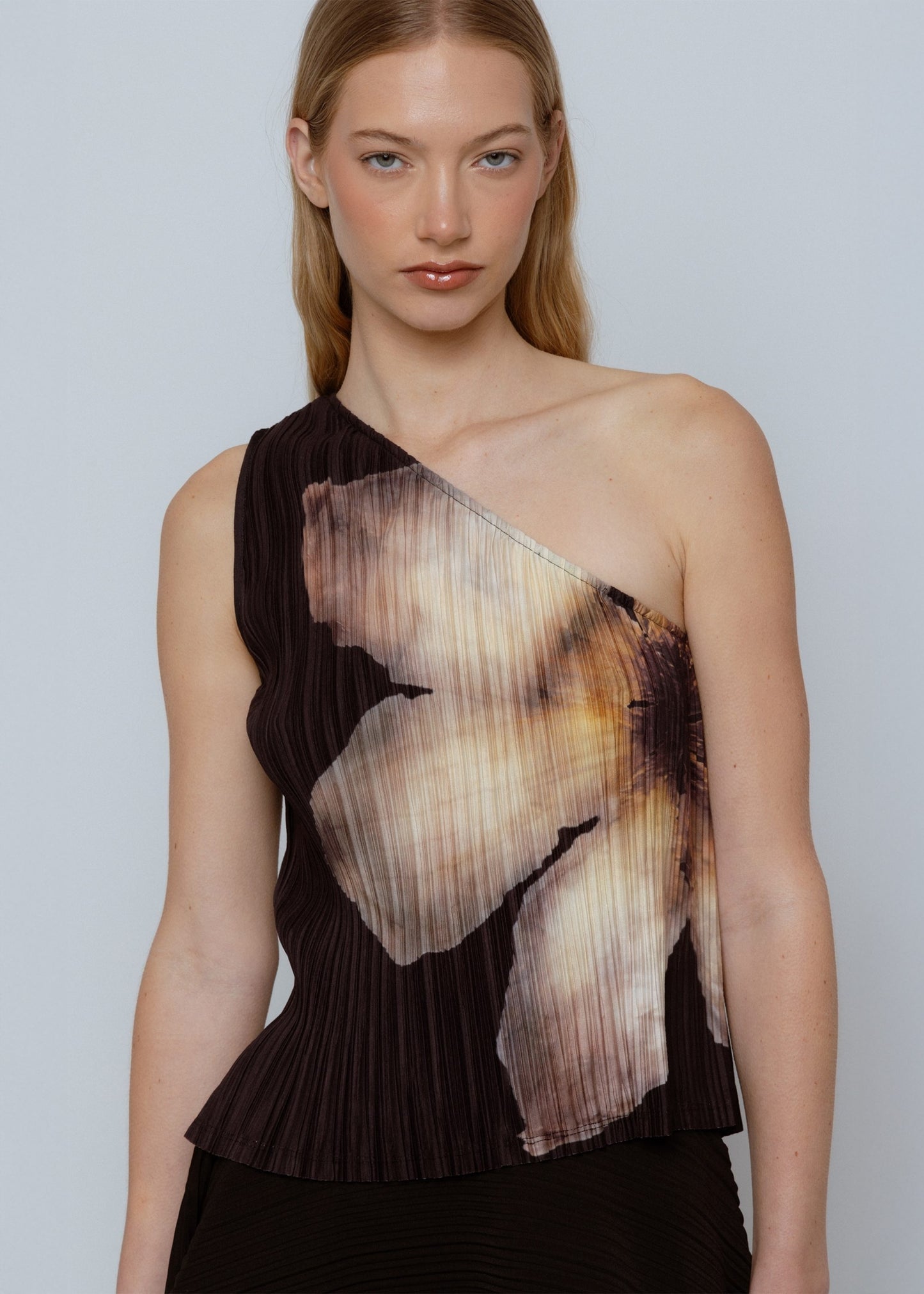 Night Petal One-Shoulder Top
