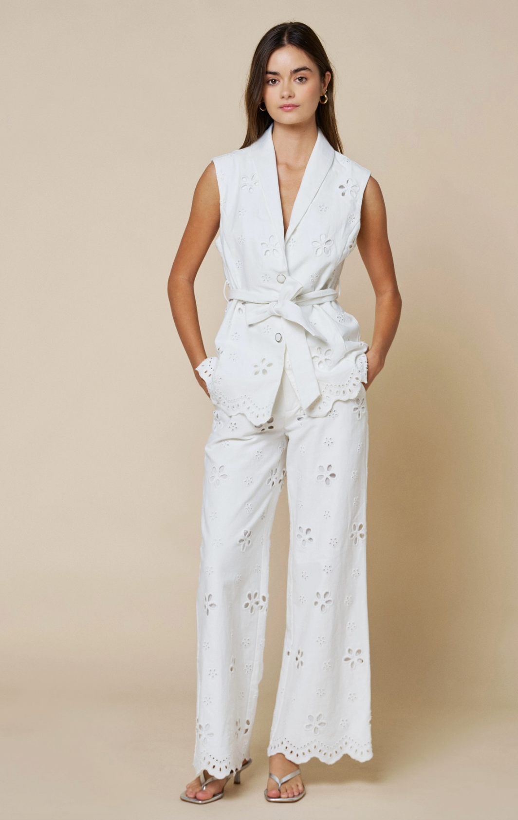 Floral Embroidery Scalloped Hem Pants