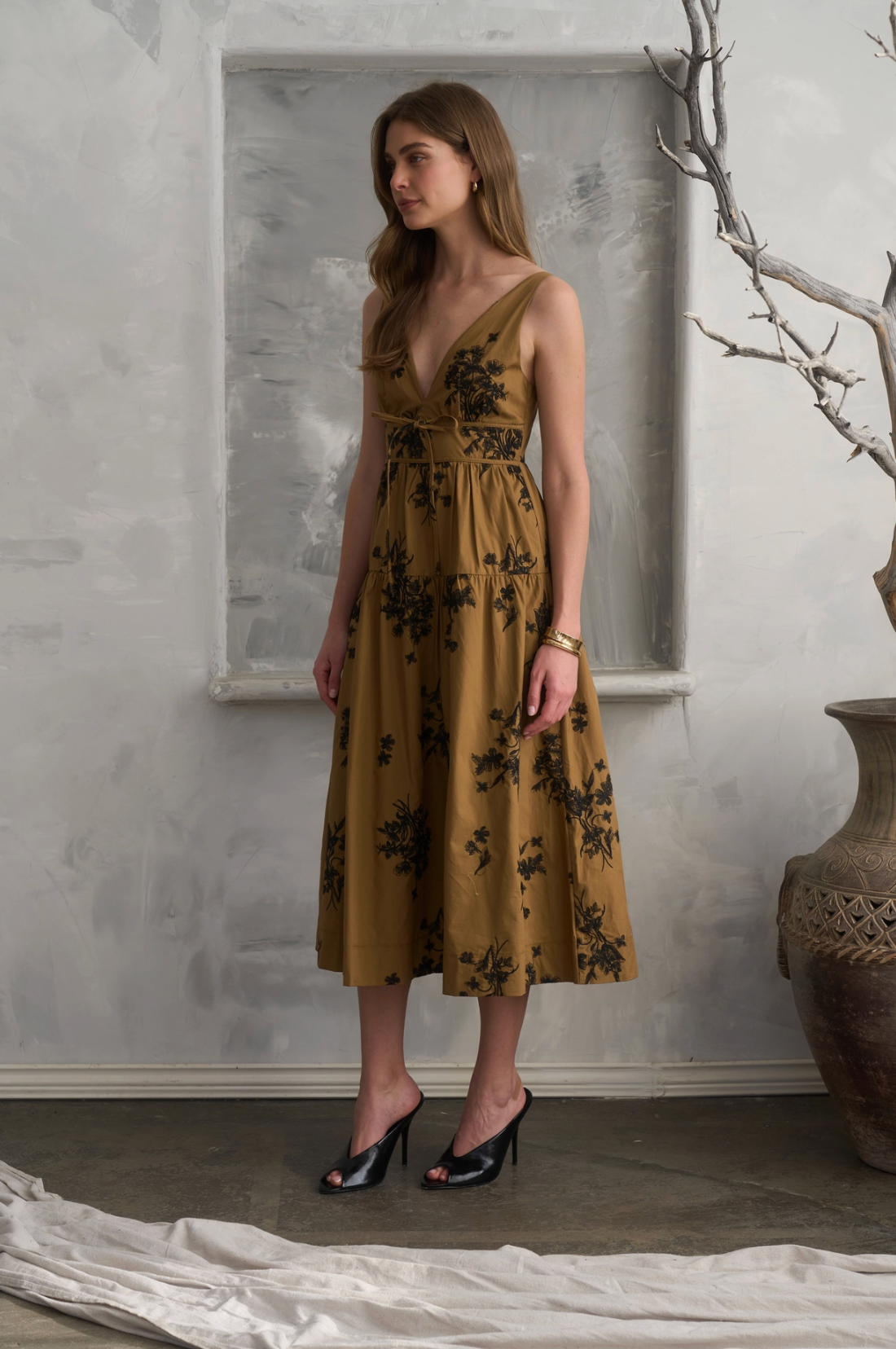 Embroidered Floral V Neck Sleeveless Midi Dress