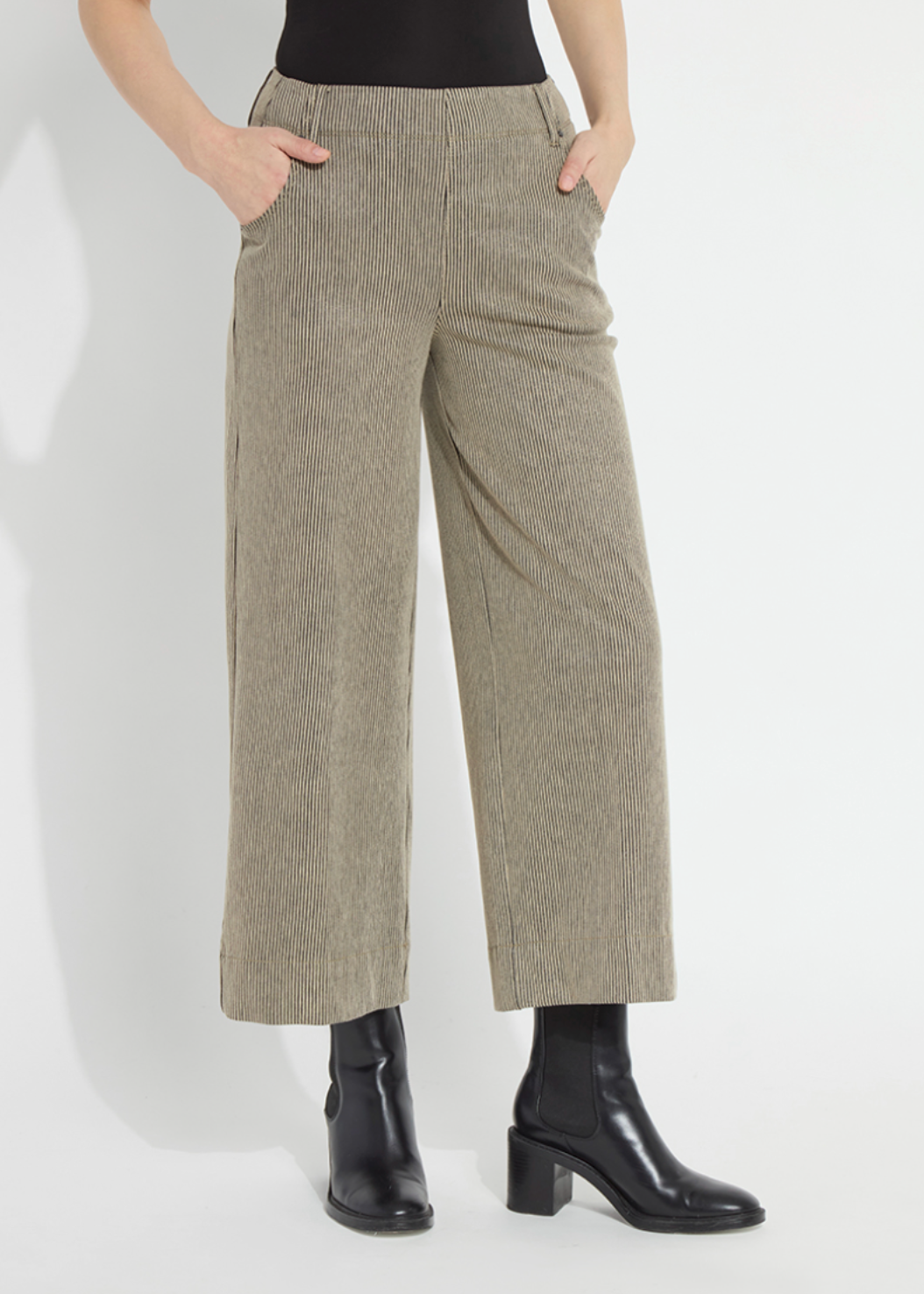 Clarke Pull-On Ankle Wide Leg Jeans