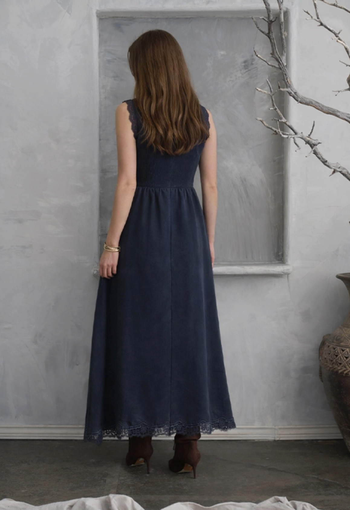 Lace Insert V Neck Sleeveless Midi Dress