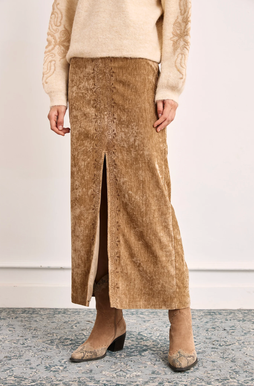 Aisaya Embroidered Skirt