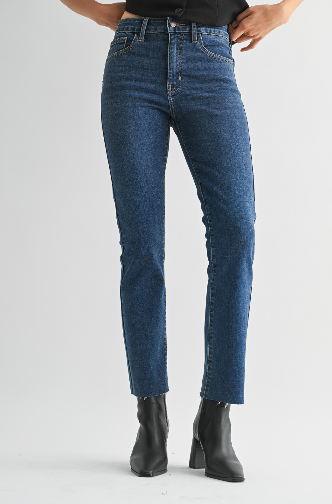 Slim Straight Ankle Scissor Cut