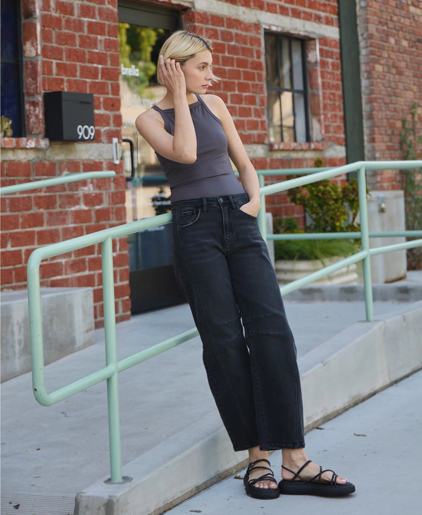 High Rise Black Ankle Barrel Leg