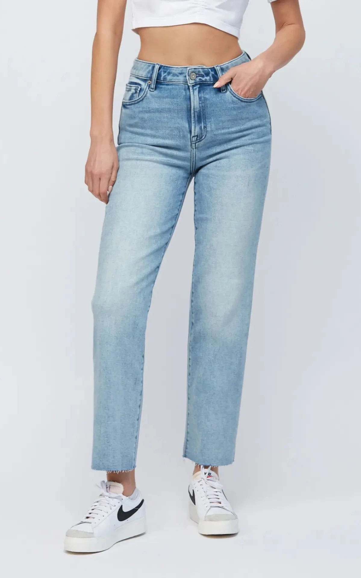 Tracey Crop Straight